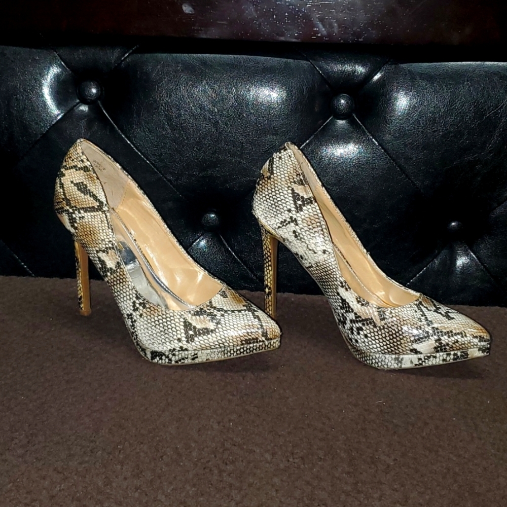 Report Snake Skin Pumps